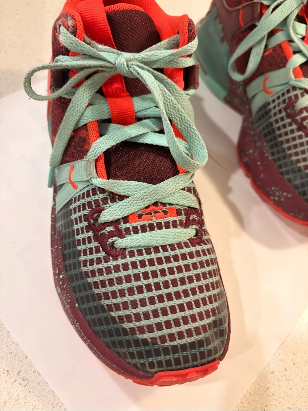 LeBron Witness 7 boys Nike sneakers